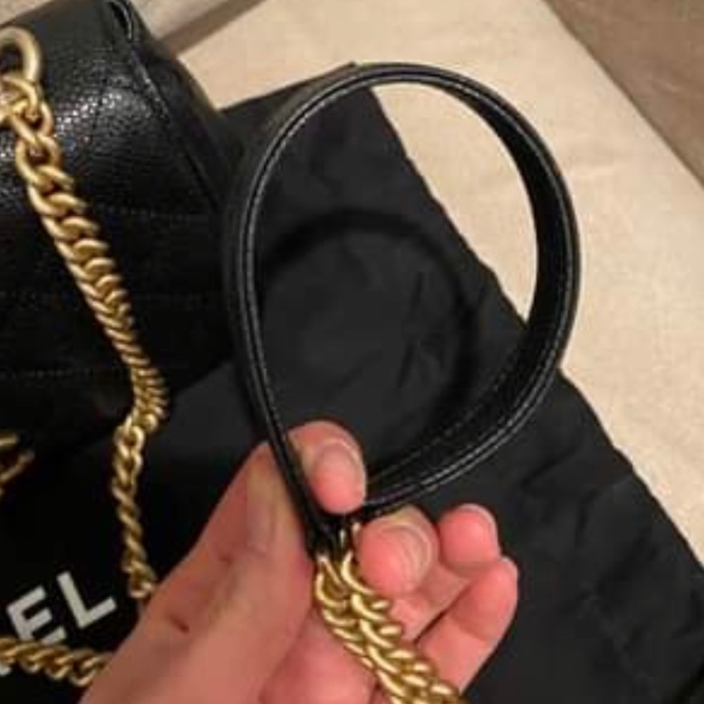 Authentic Chanel flap bag with handle, NWT - Picture 5 of 15